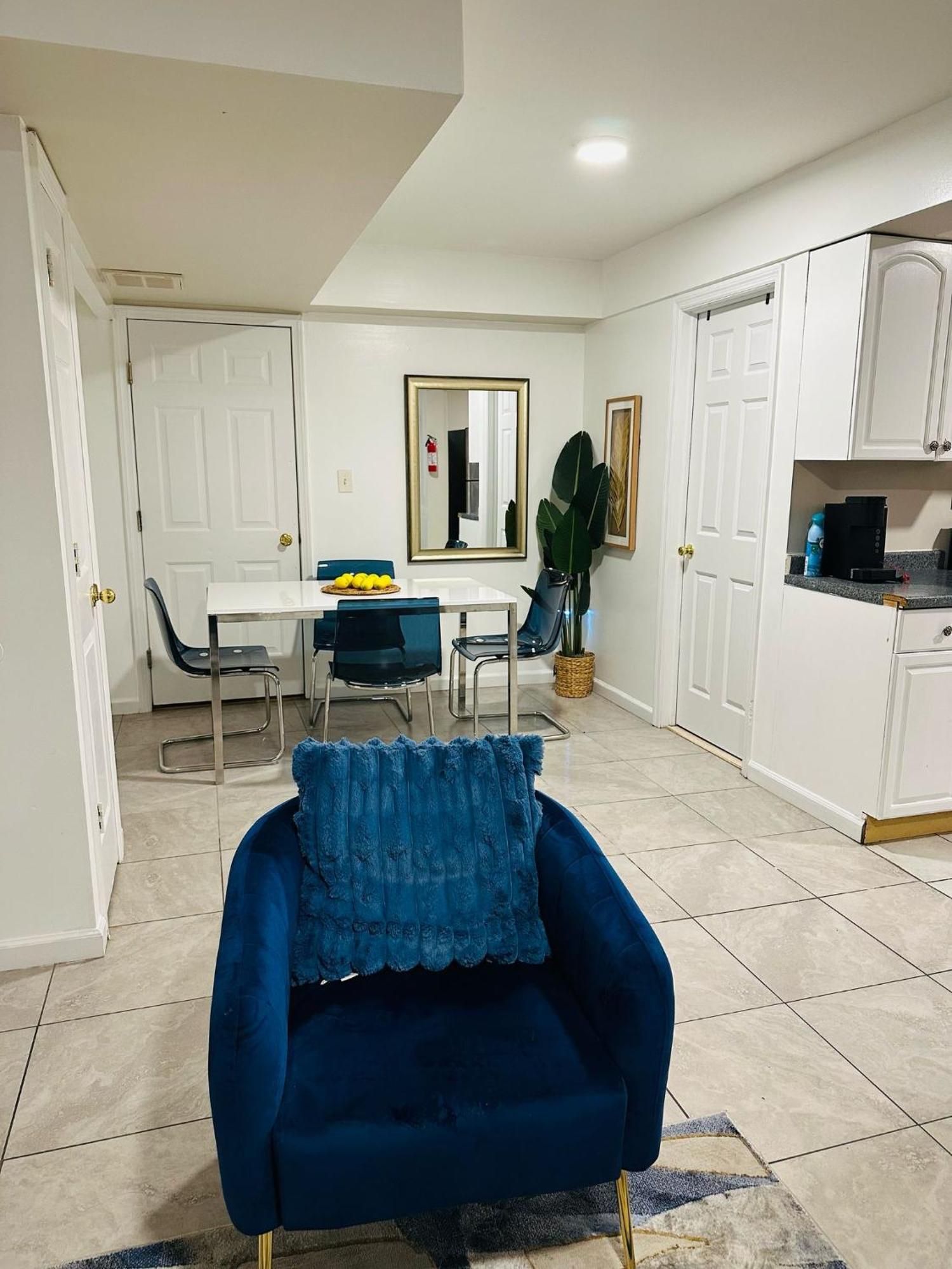 Cosy Bedroom 6 Minutes To Ewr Prudential Hotels Pen Station Newark Ngoại thất bức ảnh