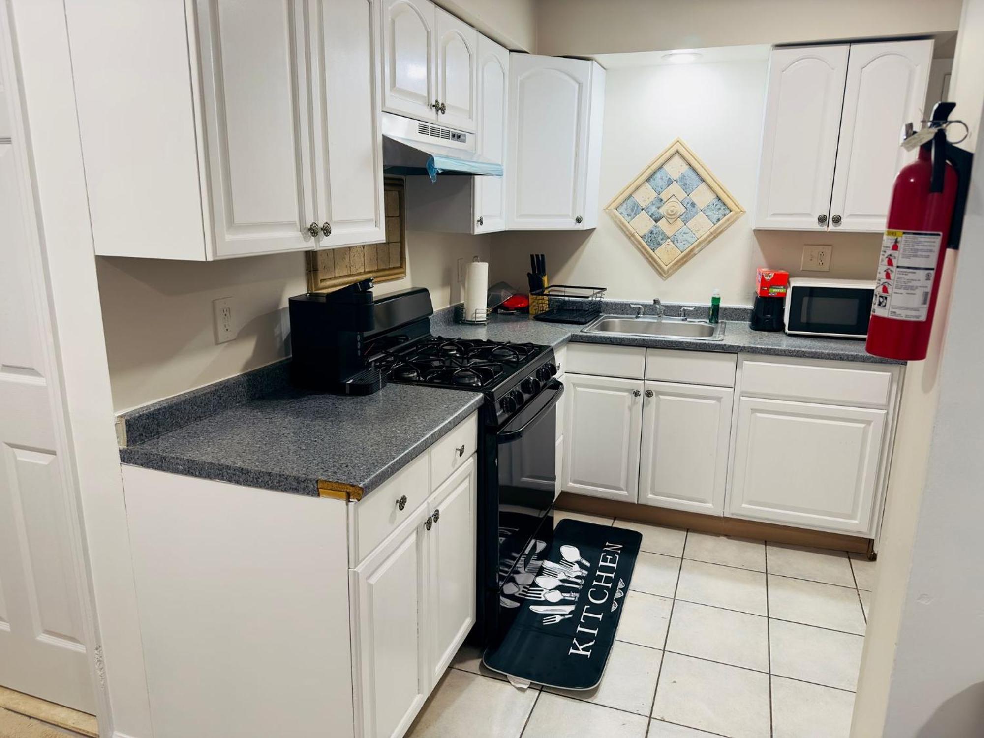 Cosy Bedroom 6 Minutes To Ewr Prudential Hotels Pen Station Newark Ngoại thất bức ảnh